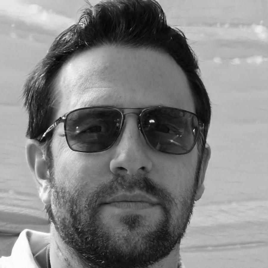 Преподаватель Максим Рыжков